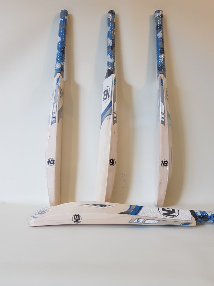 EN SIGNATURE ENGLISH WILLOW CRICKET BAT - Image 4