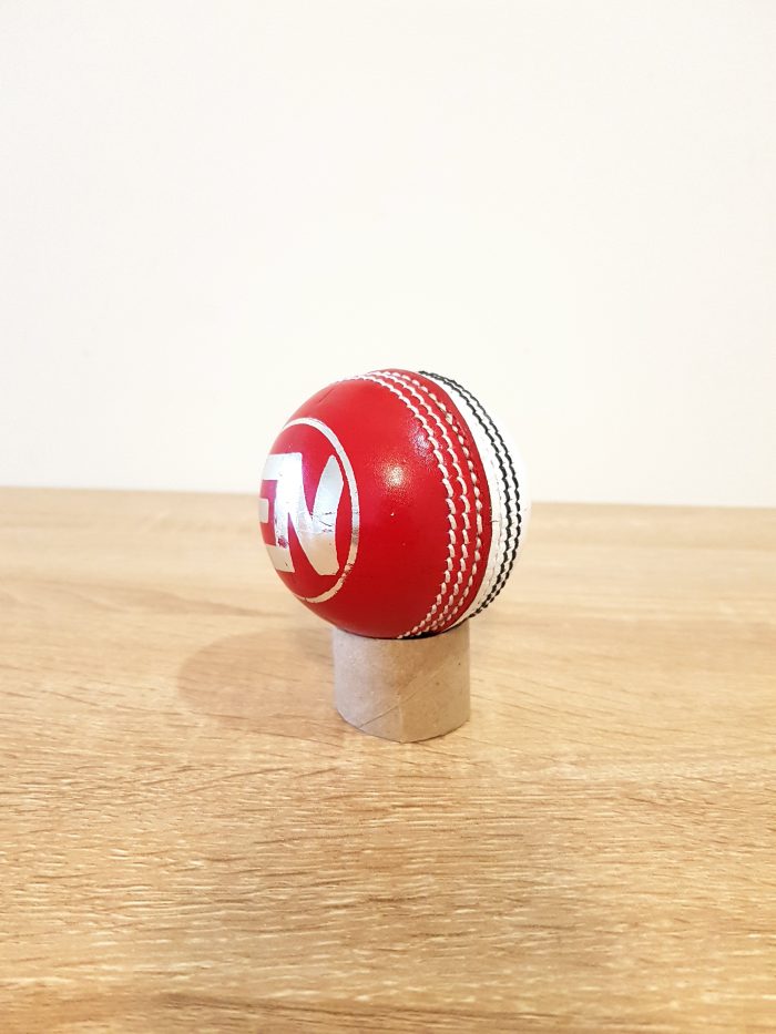 EN 2PC RED & WHITE BALL 142g - Image 2