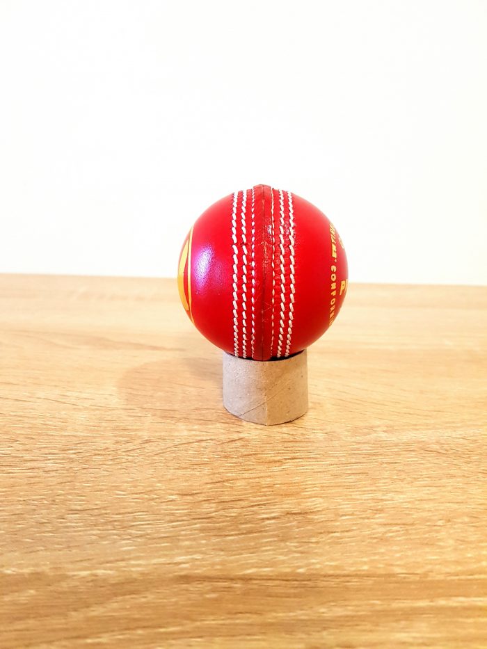 EN 2PC RED PRACTICE BALL 156g - Image 3